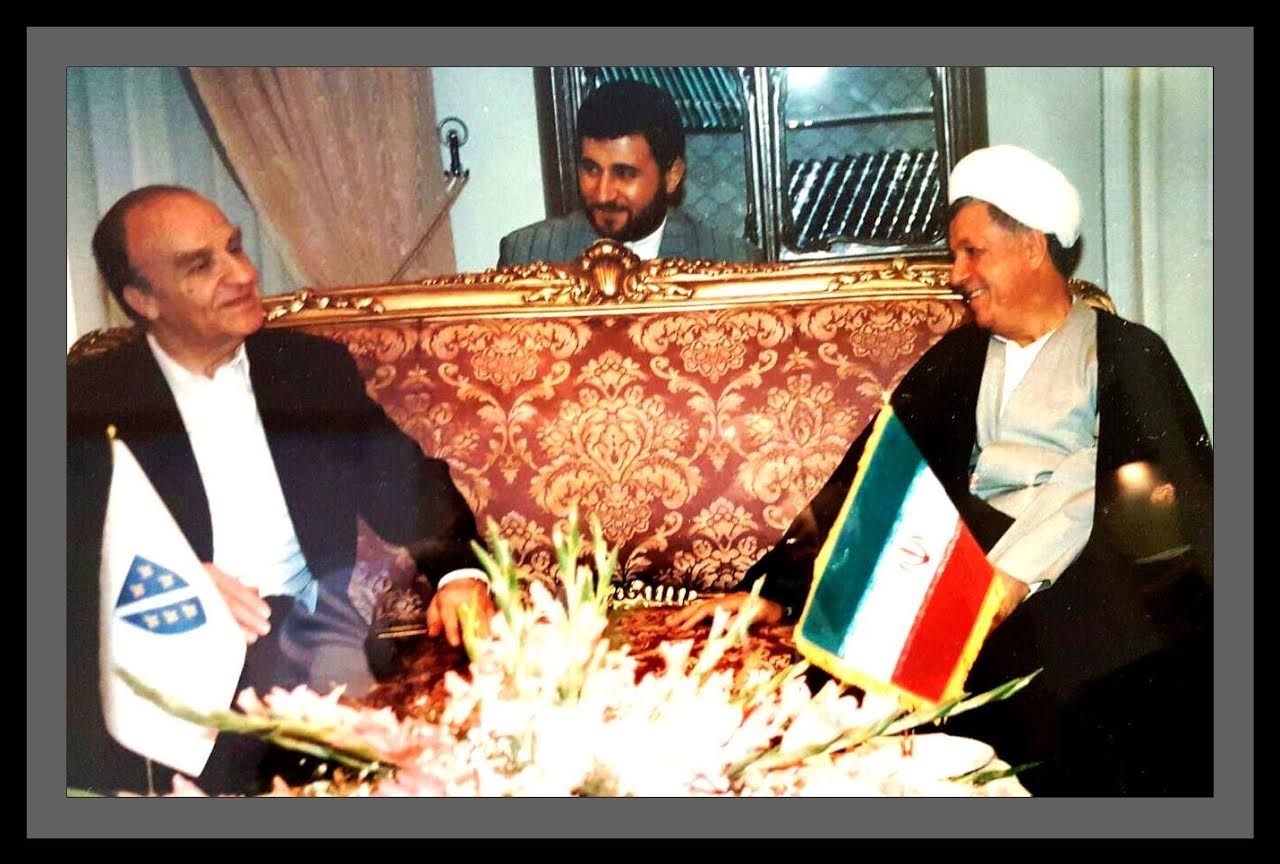 آیت‌الله رفسنجانی؛ سیاستمداری به یادماندنی در بوسنی/ امضای دفتر یادبود