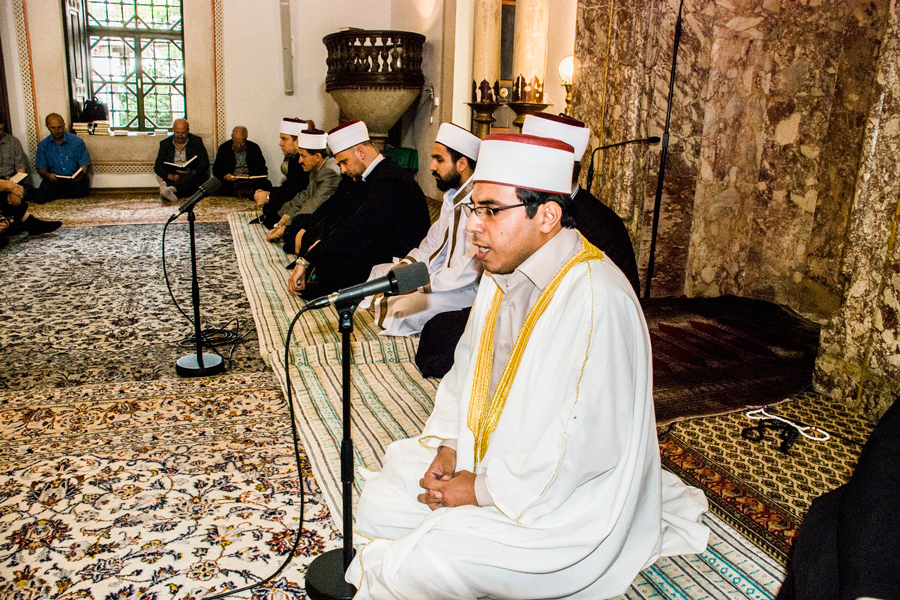 تصاویری از تلاوت قاری ایرانی در مسجد سارایوو