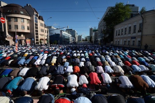 پوتین حلول عید سعید فطر را به مسلمانان روسيه تبریک گفت