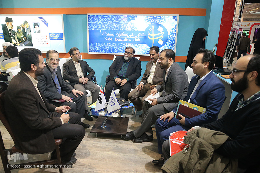 حضور معاون فرهنگی جهاد دانشگاهی در غرفه ایکنا حضور معاون فرهنگی جهاد دانشگاهی در غرفه ایکنا