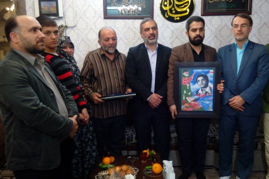 پنجشنبه//هجمه&zwnj;های فرهنگی نباید مانع از تداوم راه شهدا شود/ تلاوت&zwnj;هایی که بخاطر تعصبات پدر ثبت نشد