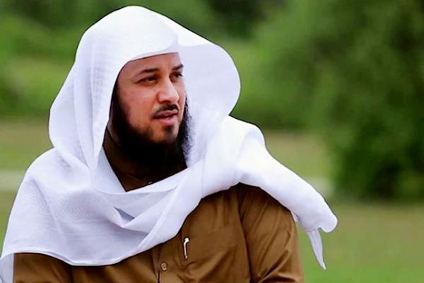 پرچم سیاه افراط&zwnj;گرایان بر جشن&zwnj;های کریسمس/ قرآن چه می&zwnj;گوید؟