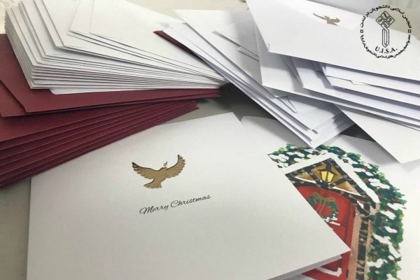 آیات قرآن؛ زینت&zwnj;بخش کارت تبریک&zwnj;&zwnj;های کریسمس در لندن+عکس