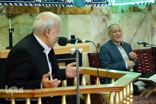 چرا نسل جوان، دین گریز شدند؟/ تکریم استاد توسط &laquo;حاج ولی&raquo;+صوت و عکس