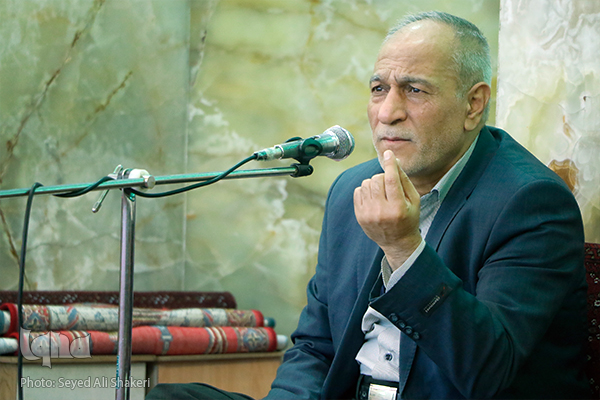 چرا نسل جوان، دین گریز شدند؟/ تکریم استاد توسط &laquo;حاج ولی&raquo;+صوت و عکس