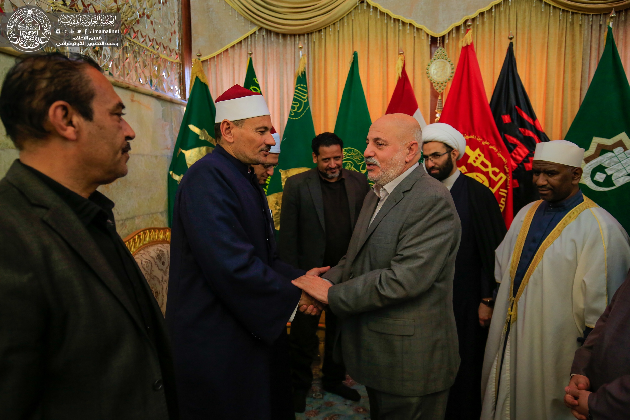 تشرف جمعی از علمای الازهر به حرم امام علی(ع)