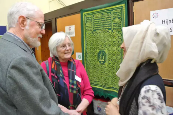 معرفی اسلام در مسجد میلتون کینز انگلیس/ آماده معرفی اسلام در مسجد میلتون کینز انگلیس/ آماده