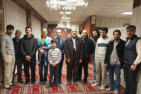 محفل گرامیداشت دهه فجر در هلند، با تلاوت &laquo;محمود بیژنی&raquo;