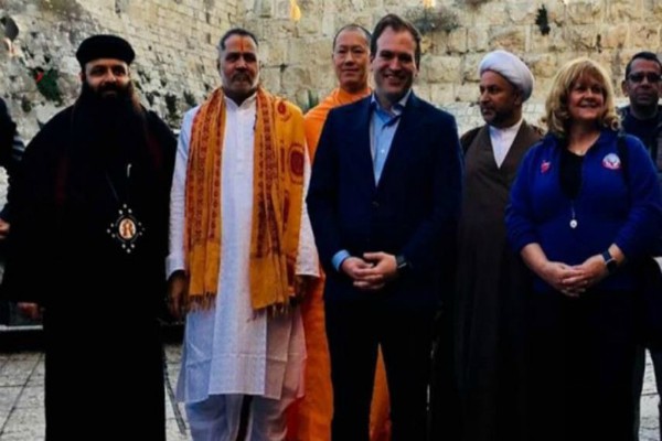 راهمپیمایی مسالمت&zwnj;آمیز، راهبرد محوری انقلابیون برای تحقق خواسته&zwnj;ها است