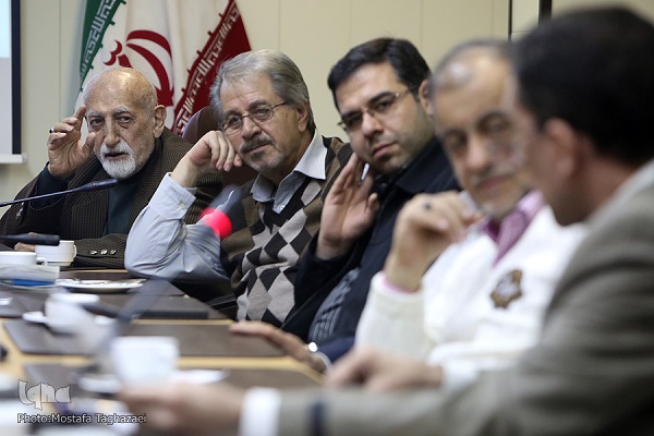 تجلیل از یار همیشگی استاد مولایی/ «مظاهری» ماه و «مولایی» خورشید جلسه قرآن بودند تجلیل از یار همیشگی استاد مولایی/ «مظاهری» ماه و «مولایی» خورشید جلسه قرآن بودند