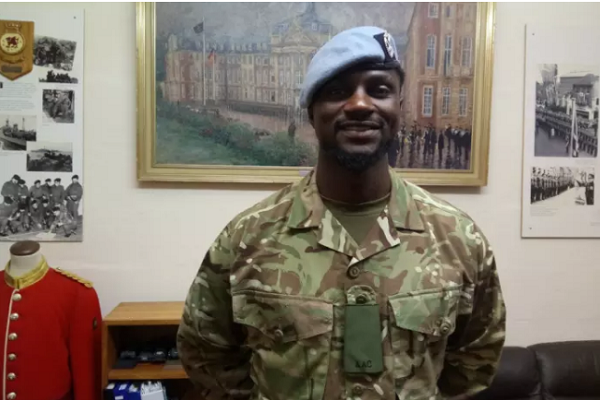 نخستین سرباز مسلمان در گردان هوایی انگلیس