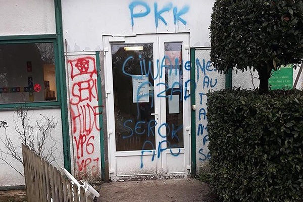 حمله حامیان پ ک ک به مسجدی در فرانسه/ انگلیسی