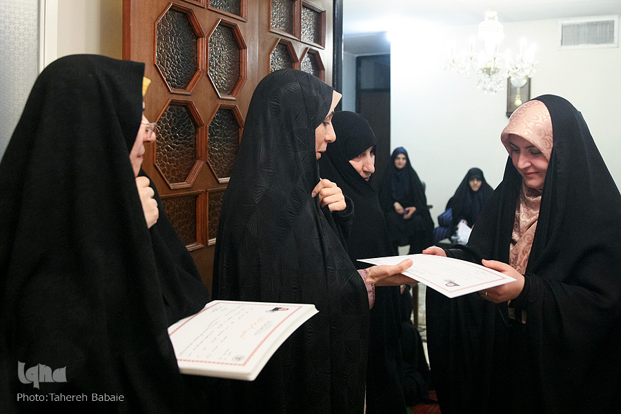 اعطای گواهی پایان دوره تربیت معلم روخوانی قرآن موسسه احسن الحدیث اعطای گواهی پایان دوره تربیت معلم روخوانی قرآن موسسه احسن الحدیث