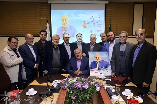 استاد «دهدشتی»؛ هنرمندی چندمنظوره/ شخصیتی که مصداق بارز «فَرِحِينَ بِمَا آتَاهُمُ اللَّهُ» است استاد «دهدشتی»؛ هنرمندی چندمنظوره/ شخصیتی که مصداق بارز «فَرِحِينَ بِمَا آتَاهُمُ اللَّهُ» است