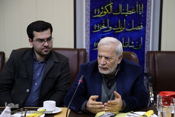 استاد «دهدشتی»؛ هنرمندی چندمنظوره/ شخصیتی که مصداق بارز «فَرِحِينَ بِمَا آتَاهُمُ اللَّهُ» است استاد «دهدشتی»؛ هنرمندی چندمنظوره/ شخصیتی که مصداق بارز «فَرِحِينَ بِمَا آتَاهُمُ اللَّهُ» است