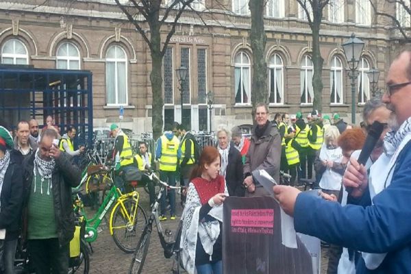 تأکید حامیان هلندی فلسطین بر تحریم اسرائیل تأکید حامیان هلندی فلسطین بر تحریم اسرائیل