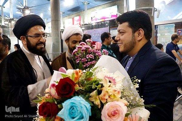 «حامد علیزاده» به میهن بازگشت
