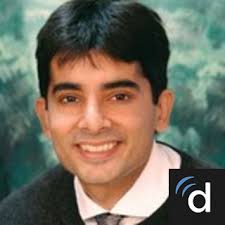 پزشکی که با خواندن قرآن اسلام را در آمریکا معرفی می‌کند/ راز محبوبیت مردمی + عکس