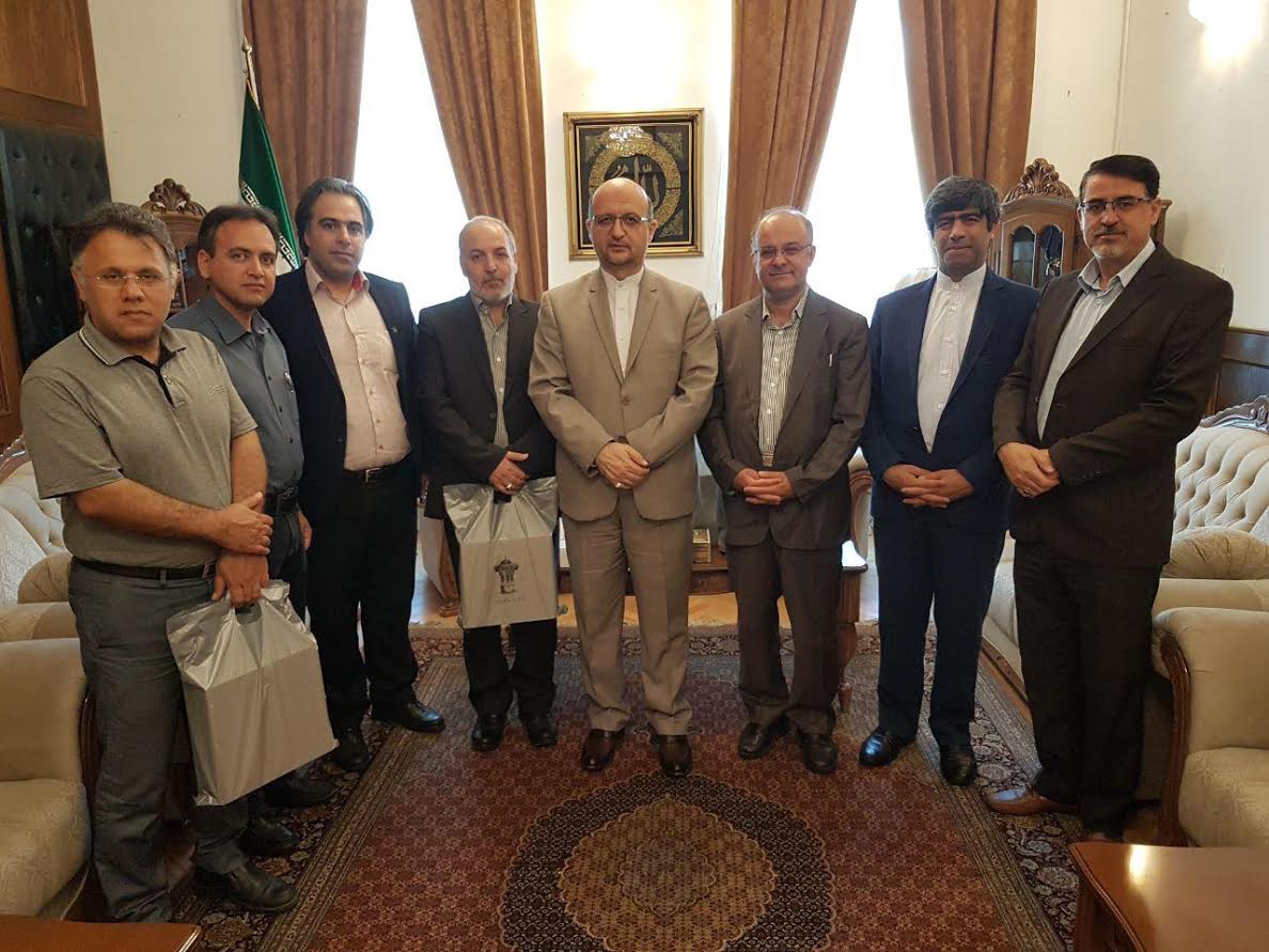 تقدیر از هیئت قرآنی ایران در بوسنی + عکس