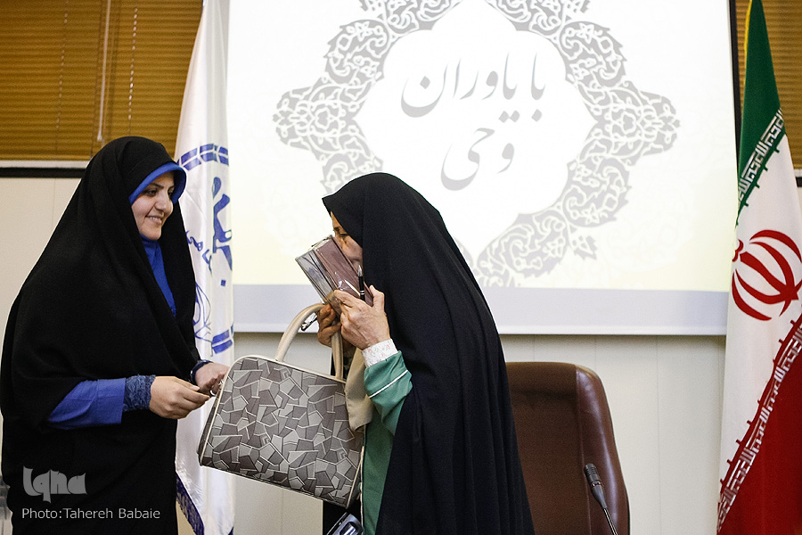 دوشنبه//////////// مؤسسه مکتب نرگس رباط کریم؛ باقیات صالحاتی در خانه پدری/ خاطرهای ماندگار از «سیدجلال متقی موسوی» دوشنبه//////////// مؤسسه مکتب نرگس رباط کریم؛ باقیات صالحاتی در خانه پدری/ خاطرهای ماندگار از «سیدجلال متقی موسوی»