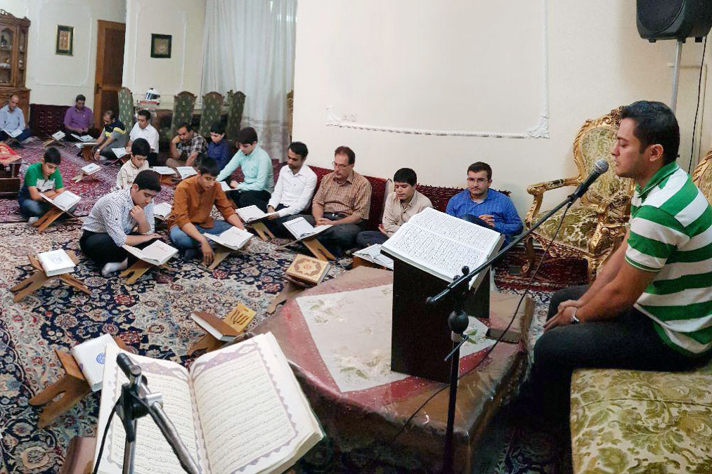 حساسیت بر آموزش ترکیبات لحنی در جلسه هفتگی بیتالقرآن حساسیت بر آموزش ترکیبات لحنی در جلسه هفتگی بیتالقرآن