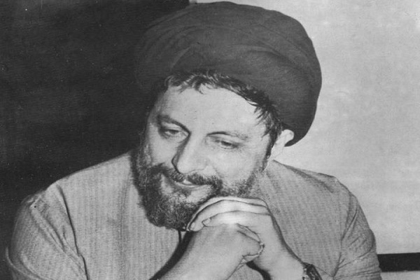 ادیت‌شده//فيلم بوسیدن حجرالاسود توسط امام موسی صدر