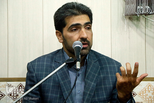 مسئولین قرآنی، غافل از جلسات قرآنی+عکس