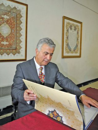 تذهیب قرآن به 114 شکل توسط هنرمند لبنانی+عکس