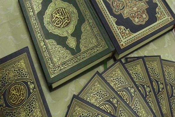 مرکزی که قرآنهای کهنه را نو میکند + عکس مرکزی که قرآنهای کهنه را نو میکند + عکس