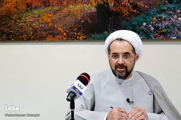 تلاوت همراه با خشیت، تلاوتی ناظر به باطن و لایههای باطن/ قاری خاشع مشاهداتش را القا میکند تلاوت همراه با خشیت، تلاوتی ناظر به باطن و لایههای باطن/ قاری خاشع مشاهداتش را القا میکند