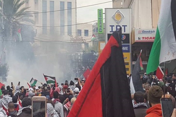 تظاهرات اعتراض&zwnj;آمیز مقابل سفارت آمریکا در لبنان