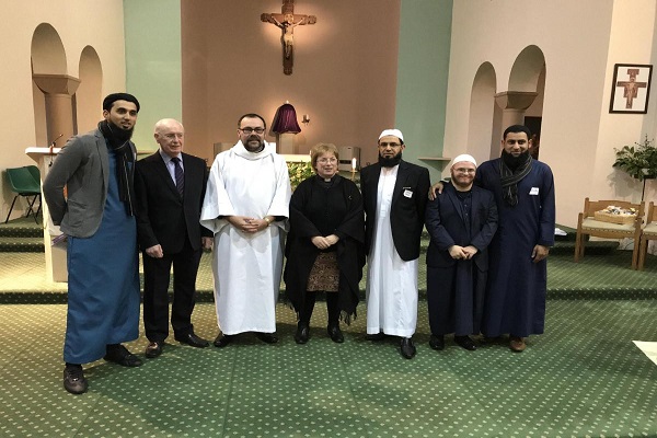 گردهم&zwnj;آیی مسلمانان و مسیحیان در کلیسای بلکبرن/ انگلیسی