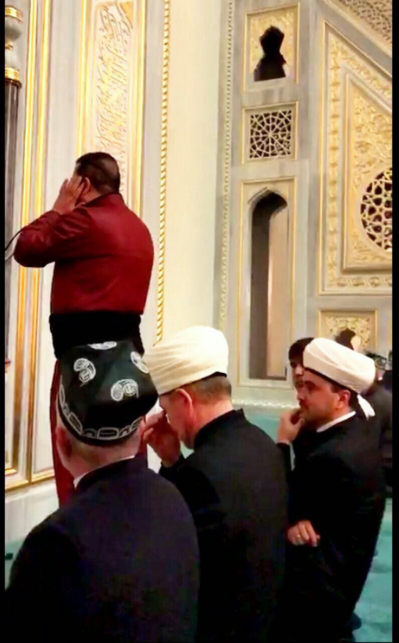 آماده//طنین اذان «پیام عزیزی» در نماز جمعه مسکو+ فیلم آماده//طنین اذان «پیام عزیزی» در نماز جمعه مسکو+ فیلم