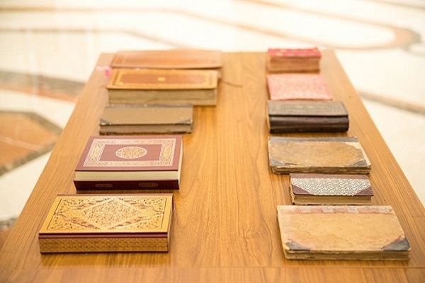 اهدای نسخ قرآنی چهارصد ساله به دانشگاه شارجه + عکس اهدای نسخ قرآنی چهارصد ساله به دانشگاه شارجه + عکس