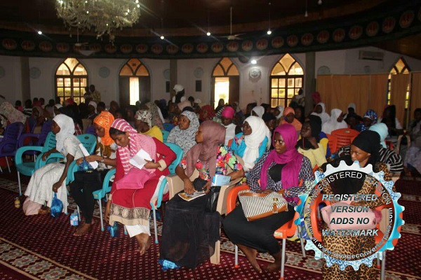 استقبال از نمایشگاه «حجاب ایرانی» در غنا+عکس استقبال از نمایشگاه «حجاب ایرانی» در غنا+عکس