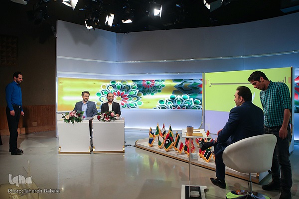 ادای مخراج حروف در مرحله نیمه نهایی مسابقات دانشجویان ادای مخراج حروف در مرحله نیمه نهایی مسابقات دانشجویان