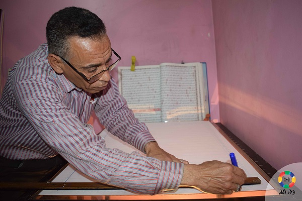 موفقیت خوشنویس مصری در کتابت 140 روزه قرآن موفقیت خوشنویس مصری در کتابت 140 روزه قرآن