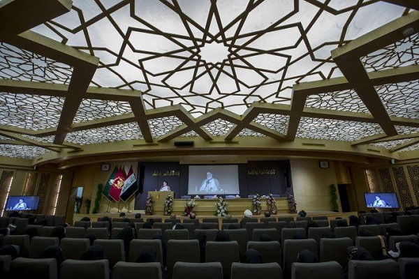 تجلیل از بانوان برتر قرآنی عراق در آستان عباسی تجلیل از بانوان برتر قرآنی عراق در آستان عباسی