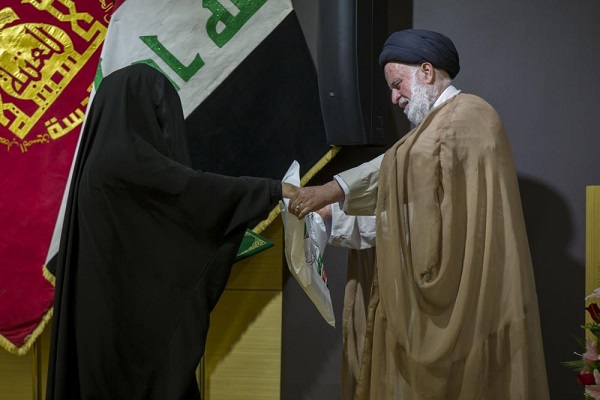 تجلیل از بانوان برتر قرآنی عراق در آستان عباسی تجلیل از بانوان برتر قرآنی عراق در آستان عباسی