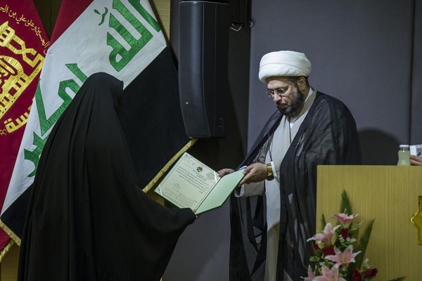 تجلیل از بانوان برتر قرآنی عراق در آستان عباسی تجلیل از بانوان برتر قرآنی عراق در آستان عباسی