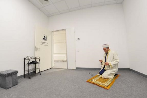 افتتاح نمازخانه&zwnj;ای در فرودگاه شبه جزیره کریمه / در حال تکمیل