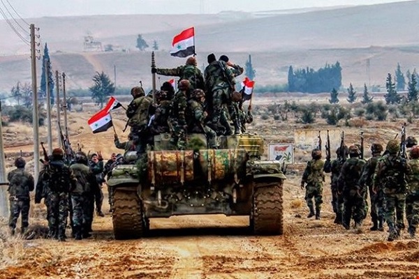 پرچم سفید داعش بر فراز اردوگاه آوارگان یرموک