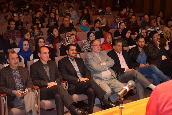 تجلیل از ایرانشناس ژاپنی در جشنواره نوروزی توكیو تجلیل از ایرانشناس ژاپنی در جشنواره نوروزی توكیو