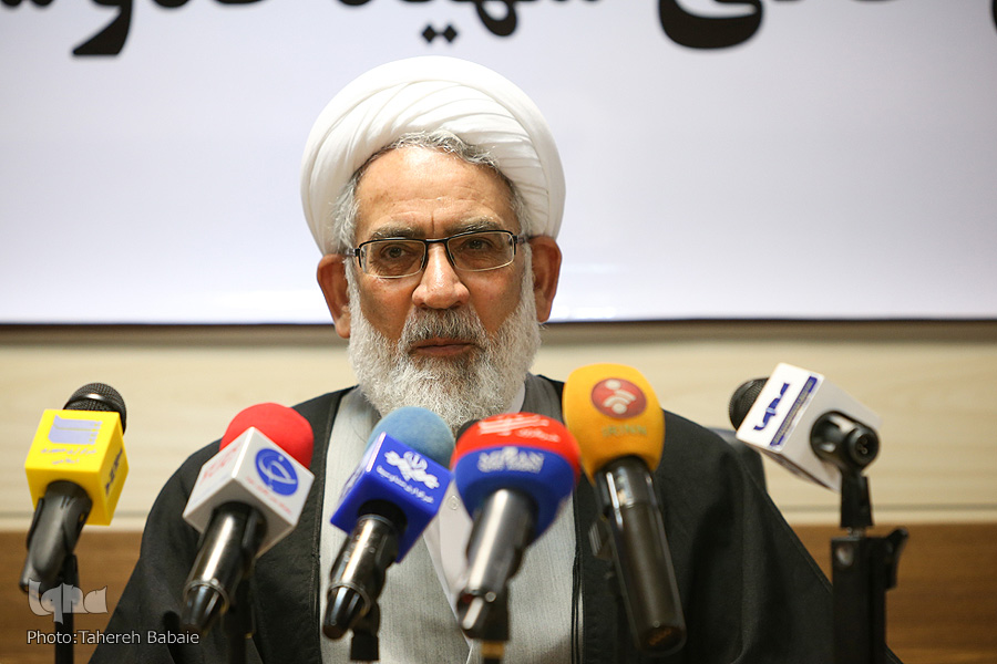 پیگیری اهداف شخصی در اجرای قوانین مفاسد بسیاری در پی دارد