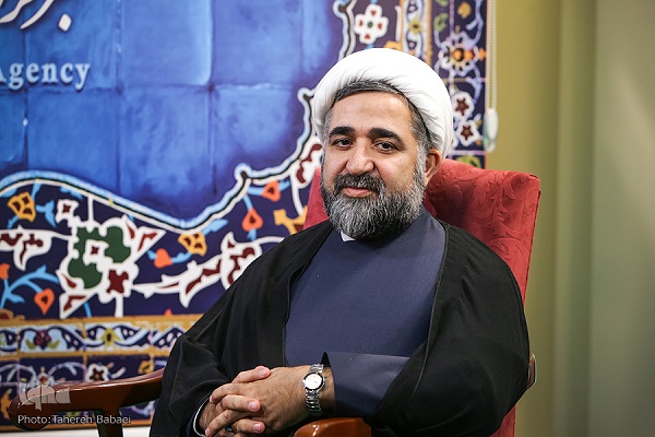 چقدر نیاز است که تفسیر قرآن نوشته شود؟