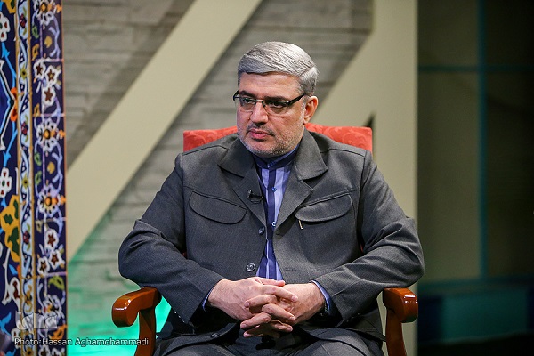 شنبه///جهت&zwnj;گیری قرآنی دولت&zwnj;ها در شأن انقلاب و نظام نبوده است/ مسئولان به رهبری تأسی کنند