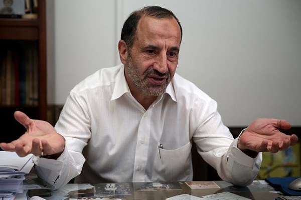 شنبه///منشأ اصلی فساد اقتصادی خام&lrm;فروشی نفت است/