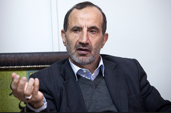 شنبه///منشأ اصلی فساد اقتصادی خام&lrm;فروشی نفت است/