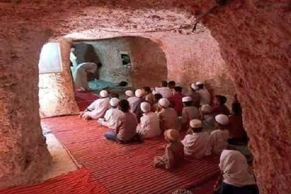 ابتکار الجزایریها برای آموزش قرآن در زمان استعمار فرانسه ابتکار الجزایریها برای آموزش قرآن در زمان استعمار فرانسه