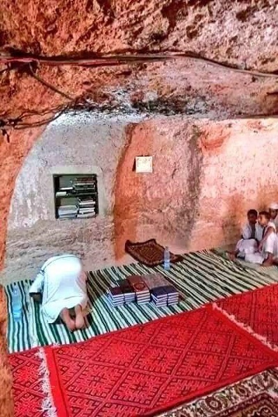 ابتکار الجزایریها برای آموزش قرآن در زمان استعمار فرانسه ابتکار الجزایریها برای آموزش قرآن در زمان استعمار فرانسه